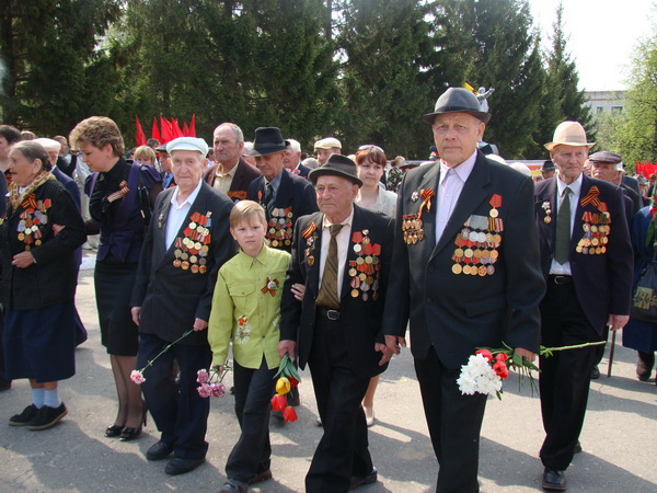 14:23 Парад Победы в городе Шумерле: слава поколению победителей!